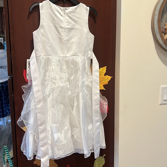 NWT Communion or Flower-Girl dress. Size 10. - Picture 4 of 10